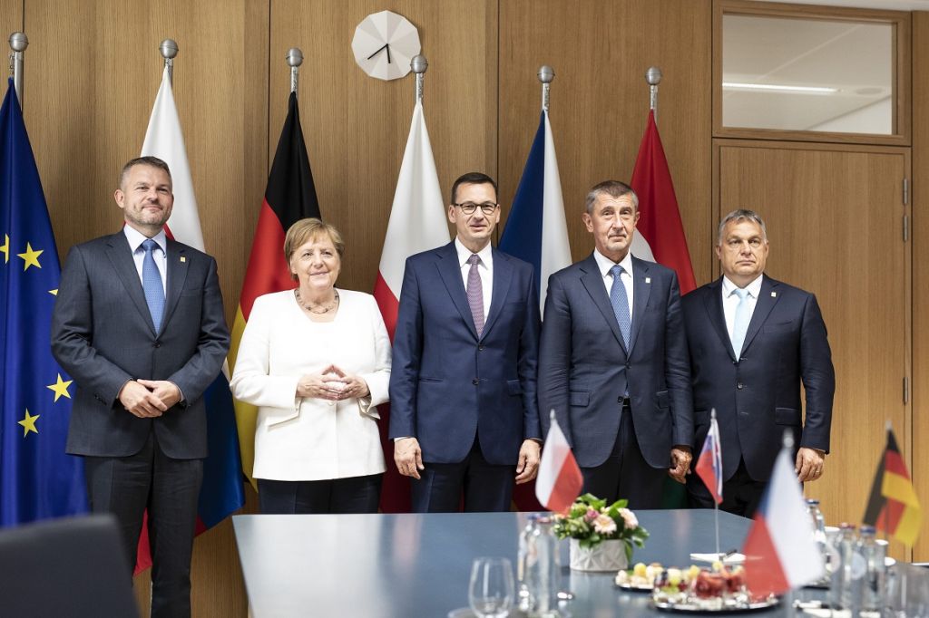 A visegrádi négyek kormányfői közösen tárgyaltak Merkellel és Macronnal -  vasarnap.hu