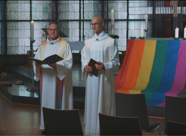 A németországi katolikus progresszió megáldja a homoszexuális párokat.
