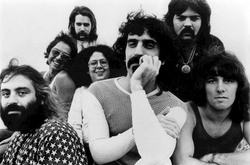Frank Zappa 1991. június 30-án a Tabánban, a Budapesti Búcsún, a szovjet csapatok magyarországi kivonulása alkalmából szervezett rendezvényen adta utolsó koncertjét.
