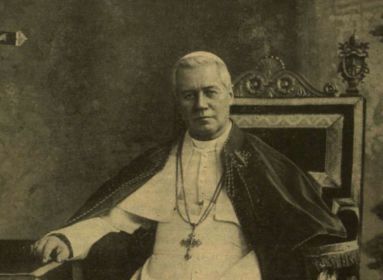 Ferenc pápa: X. Piusz pápa sírt a világháborút látva, aki könyörgött a nagyhatalmaknak, hogy tegyék le a fegyvert