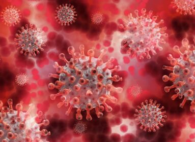 Most kezdődhet a koronavírus-járvány új hulláma