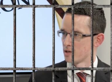 Engedjék szabadon az ír tanárt, aki hite miatt van börtönben