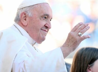 Ferenc pápa a vatikáni alapítványokat a Kúria gazdasági szerveinek ellenőrzése alá vonja