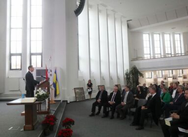 Varga Mihály: A kormány stratégiai partnerei az egyházak