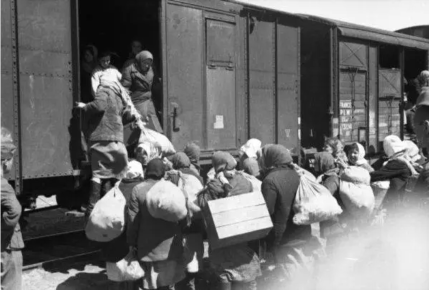 A Felvidékről kitelepített magyarokról emlékezünk április 12-én