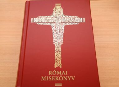 Pünkösdtől hivatalosan is bevezetik a Római Misekönyv új kiadását Magyarországon