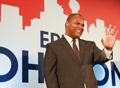 Dallas afroamerikai polgármestere a demokraták helyett a republikánusoknál folytatja