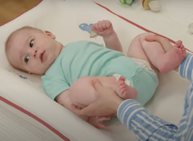 Ezzel a gyakorlatsorral jól fejleszthető a csecsemők csípőízülete - VIDEÓ