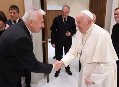 Semjén Zsolt is találkozott Ferenc pápával a Magyar Nemzeti Zarándoklaton a Vatikánban