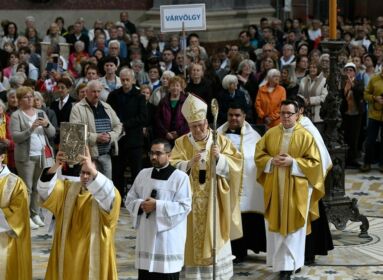 Zarándokok Mindszenty atya nyomában - Harminc éve kezdődött a bíboros szentté avatási eljárása