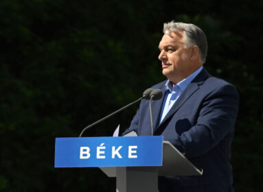 Orbán Viktor: Nem akarunk vért adni Ukrajnáért, nem megyünk háborúba!