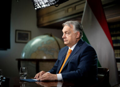 Orbán Viktor: Franciaországban politikai földindulás történt