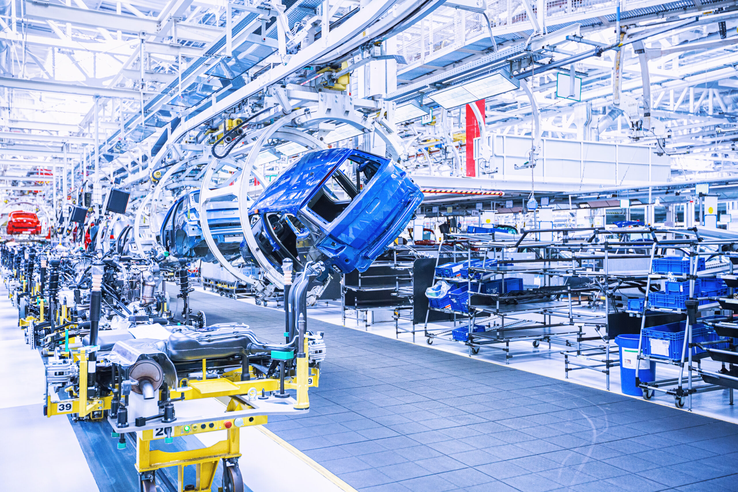 Минпромторг отчитался о росте доли отечественных авто до 63,5%