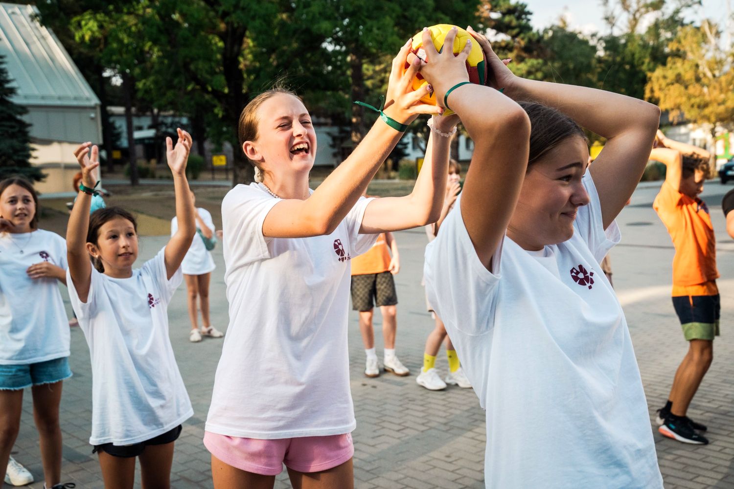 Háborúban érintett ukrán gyermekeket fogad táborában a Rákóczi ...